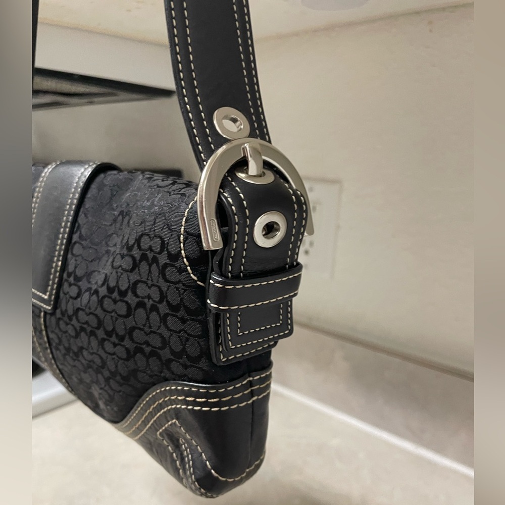 Vintage 2005 Coach Black Shoulder Bag with Silver Accents - Picture 9 of 13